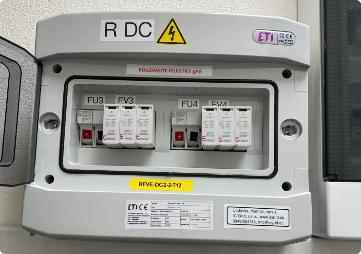 Prispôsobiteľnosť a flexibilita rozvádzačov pre fotovoltaiku od IC Grid, s.r.o.